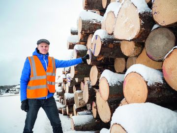 Koskitukki ostaa tukkeja vielä tämän kevään korjuuseen, metsäpäällikkö Jussi Joensuu sanoo. (Kuvaaja: Juha Tanhua)