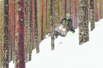 Umpihankikelkkailu ja metsänhoito muodostavat vaikean yhtälön. Ratkaisun löytyminen hyödyttäisi molempia osapuolia. (Kuvaaja: Juha-Pekka Honkanen)