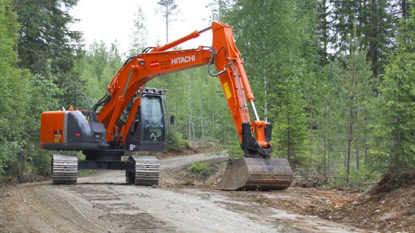 Metsäteiden kunnostamiseen varatuista kemeravaroista oli vuoden lopulla vielä lähes puolet käyttämättä. (Kuvaaja: Ismo Pekkarinen)