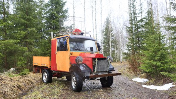 Omistajansa Teuvo Kirselän mukaan röttelö on ollut todellinen hyvän mielen auto.  (Kuvaaja: Sami Karppinen)