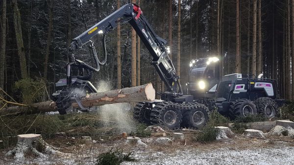 Kiinnostus Logsetin järeää hybridiharvesteria kohtaan on kasvanut eri puolilla maailmaa.  