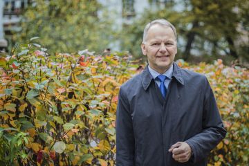 Maa- ja metsätalousministeri Jari Leppä ei pidä nykyistä hirvikannan säätelyjärjestelmää oikeudenmukaisena metsänomistajille. Muutosta ei kuitenkaan ainakaan heti ole luvassa. (Kuvaaja: Suomen Keskusta)