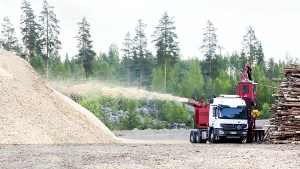   (Kuvaaja: Mauri MahlamäkiVastavalo)