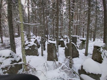 Virolahdella myytiin tilaa, jonka sisällä kulkee Salpalinja. Se on edelleen Suomen suurin rakennustyömaa. Kuva: Hannu Liljeroos