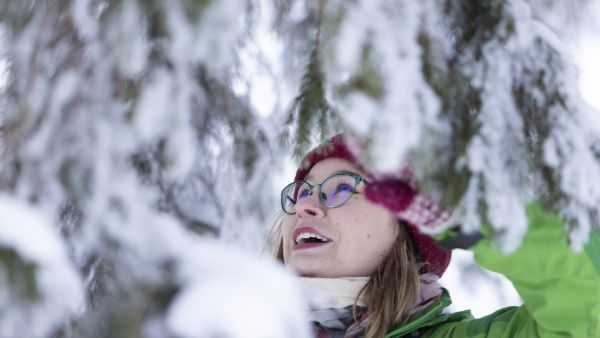 Anna Heickell asuu Tampereella ja omistaa metsää Kuhmoisissa. (Kuvaaja: Laura Vesa)