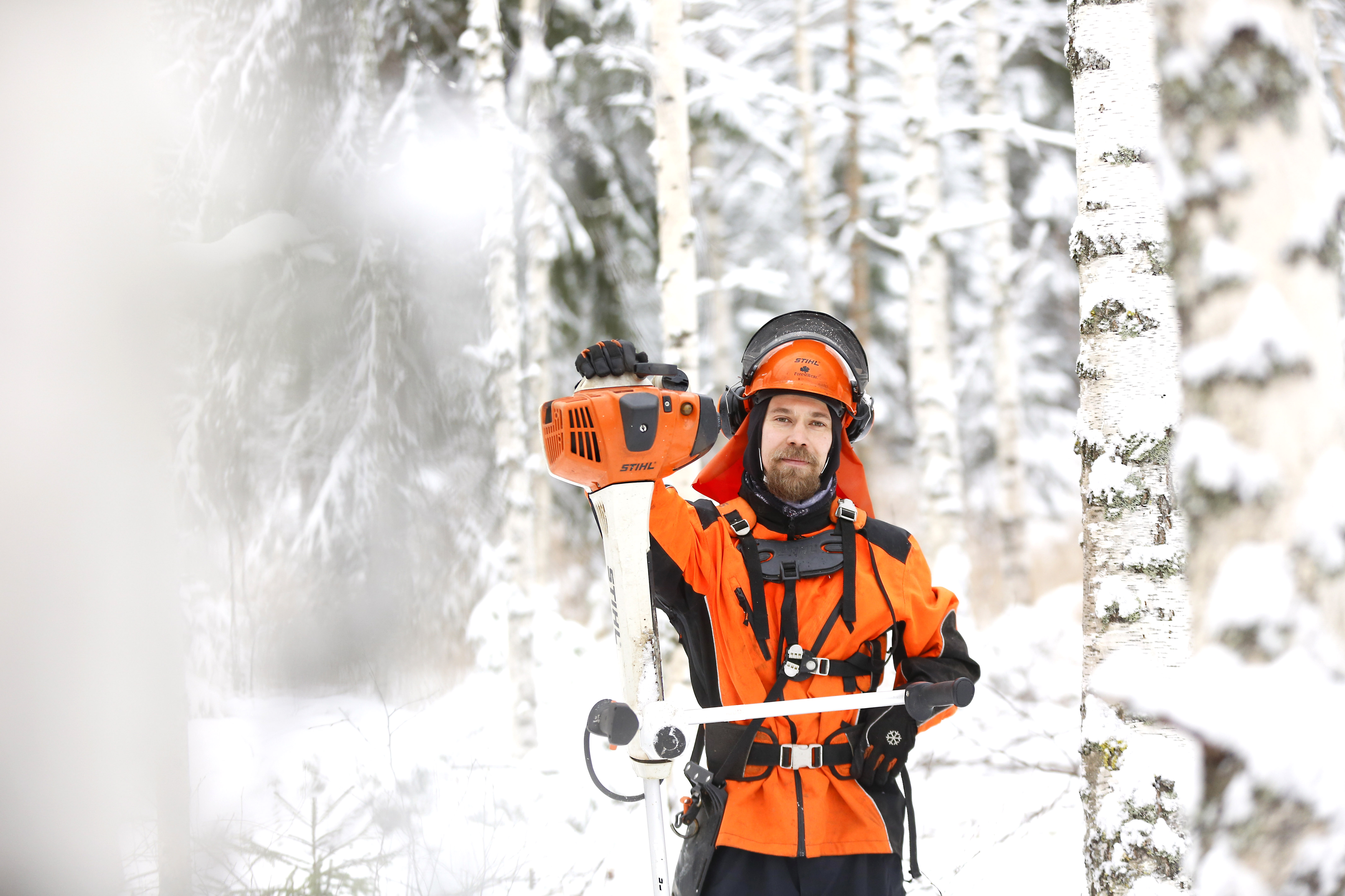 Roope Tonterilla on omia metsäpalstoja kuusi kappaletta. Kaikki pienehköjä ja ostohetkellä hoidon tarpeessa olleita.  (Kuvaaja: Sami Karppinen)