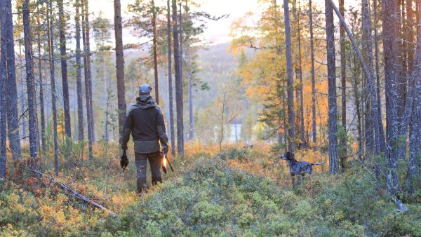 Erätarkastajille esitetään nykyistä laajempia valtuuksia henkilön mukana olevan saaliin ja pyyntivälineiden tarkastamiseen. Kuva: Sami Karppinen.