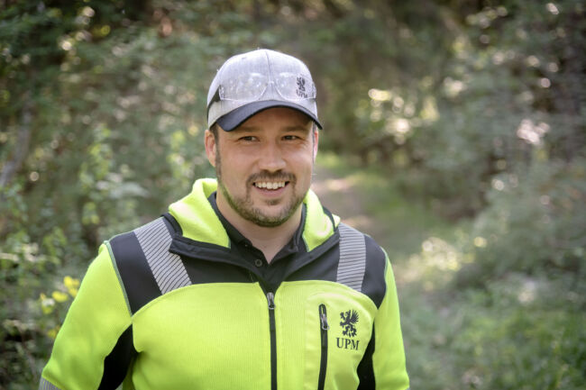 Jens Helenelund työskentelee punkkien ydinalueella UPM Metsän Vaasan toimipaikassa.