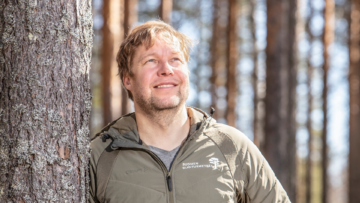 Mika Venho haluaa, että metsänomistajilla on vaihtoehtoja kuten Suomen Sijoitusmetsien hallinnoima Metsänhaltijan Yhteismetsä. (Kuva: Studio Korento)