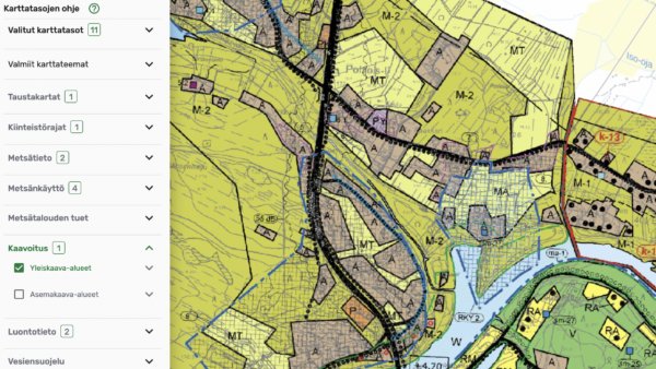Valmiit yleis- ja asemakaavat voi valita esimerkiksi metsään.fi:n karttatasoilta, valmisteilla olevat kaavat löytyvät kuntien verkkosivuilta.
