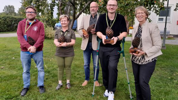 Paneeliin osallistujat vasemmalta Pepe Forsberg, Saara Koskinen, Jari Kolehmainen, Tino Aalto ja Sari Essayah. (Kuva: Risto Mykkänen)