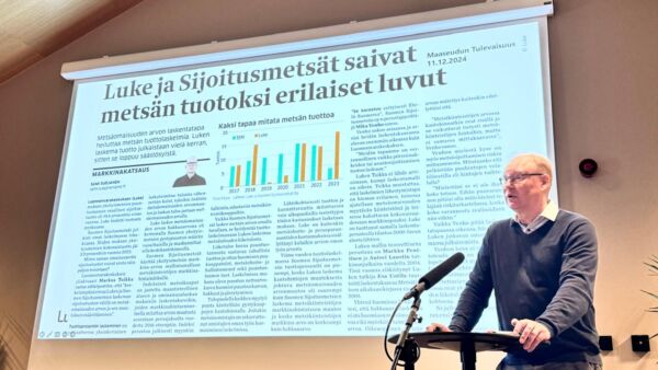 Metsä on keskimääräisen riskin ja tuoton sijoituskohde, totesi Luken tutkija Jussi Leppänen. (Kuvaaja: Anna Back)